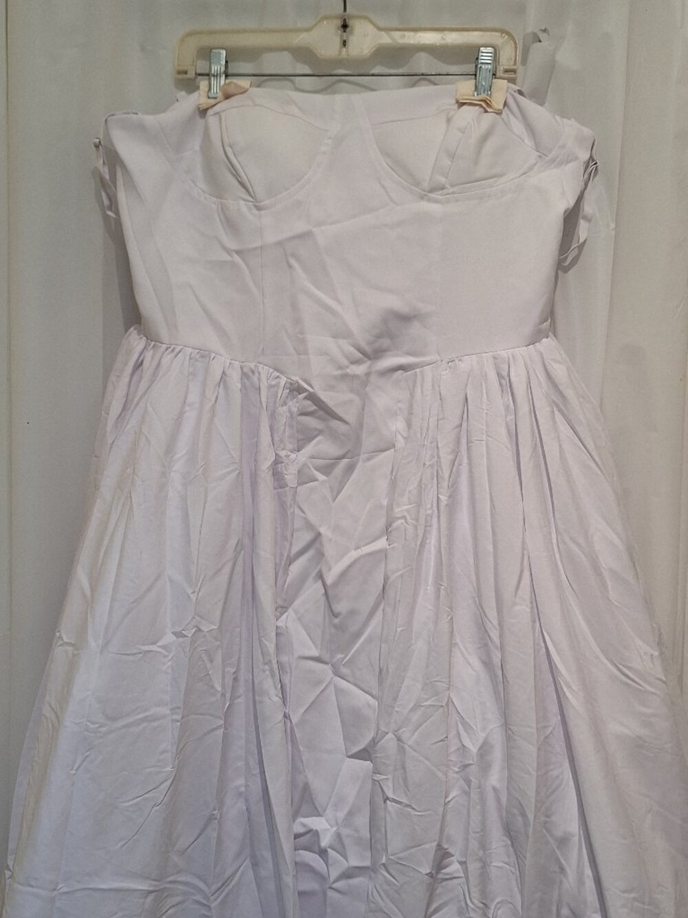 White Formal Dress / Gown Wedding Gown Size 18 PLUS SIZE Adjustable straps